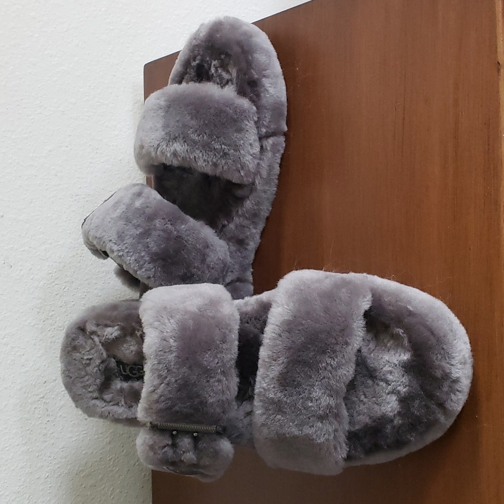 NWOT UGG Shearling Slippers Size 10 Charcoal Gray